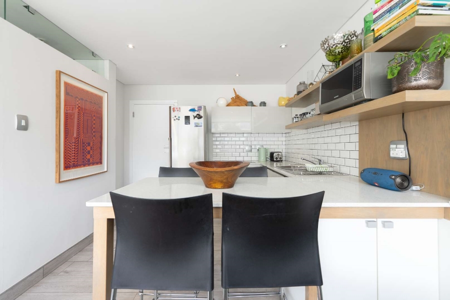 To Let 1 Bedroom Property for Rent in Sea Point Western Cape